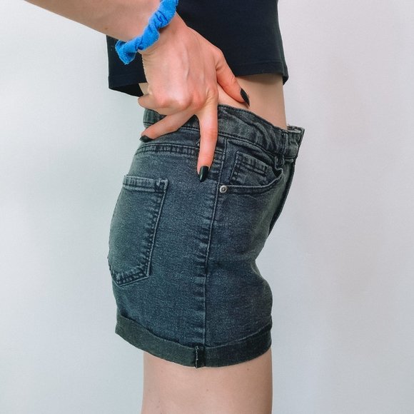 Forever21 Black High Waisted Rolled Jean Shorts - Picture 5 of 8